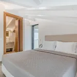 Le Roc Villa *