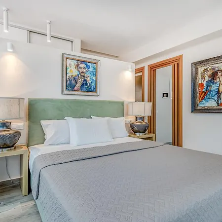 Le Roc Vila Agioi Deka (Corfu)